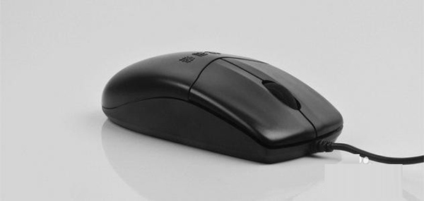 Win10鼠標亂飛亂跳是什么原因？