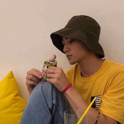 2019時尚超酷男生微信有哪些？新時尚超酷男生微信頭像大全