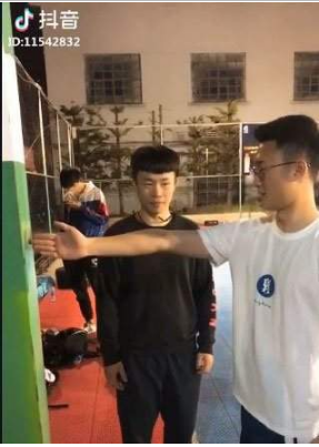 抖音上手變短是怎么拍的？手變短拍攝原理解析